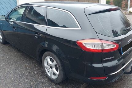 Ford Mondeo 143.500 km 8.800 &euro; Köln 50677
