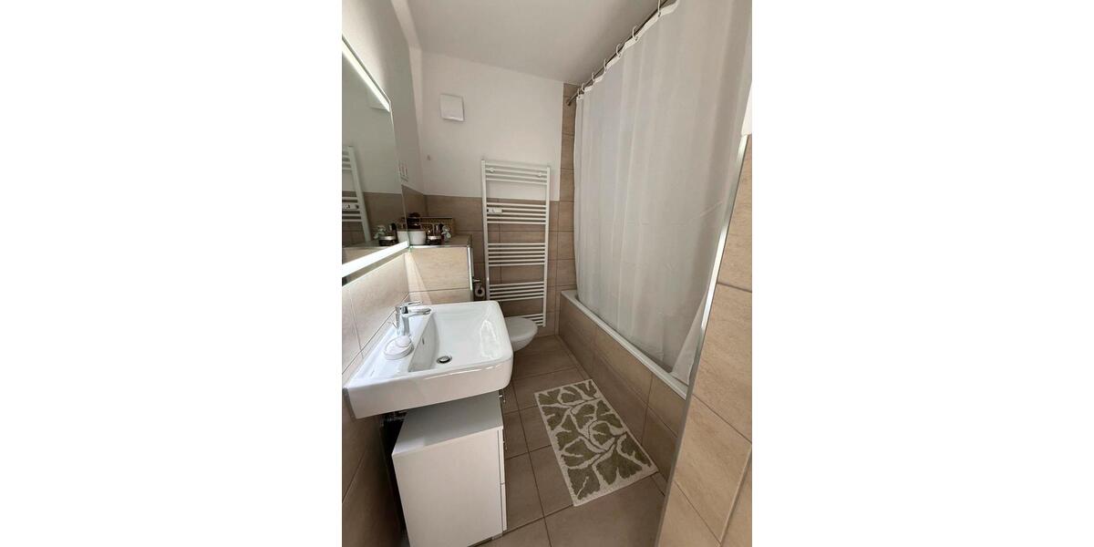 Dachgeschoßwohnung Düsseldorf Niederkassel - 3 Zimmer, 102 m&sup2;, 2.350&euro; | Angebot:27598728