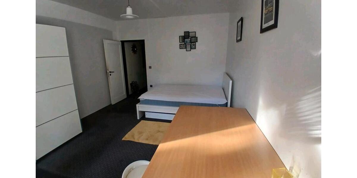 Etagenwohnung Neuss Augustinusviertel - 5 Zimmer, 130 m&sup2;, 650&euro; | Angebot:24514721