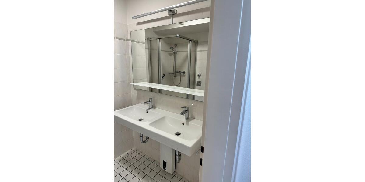 Erdgeschoßwohnung Solingen - 3 Zimmer, 65 m&sup2;, 830&euro; | Angebot:24848944