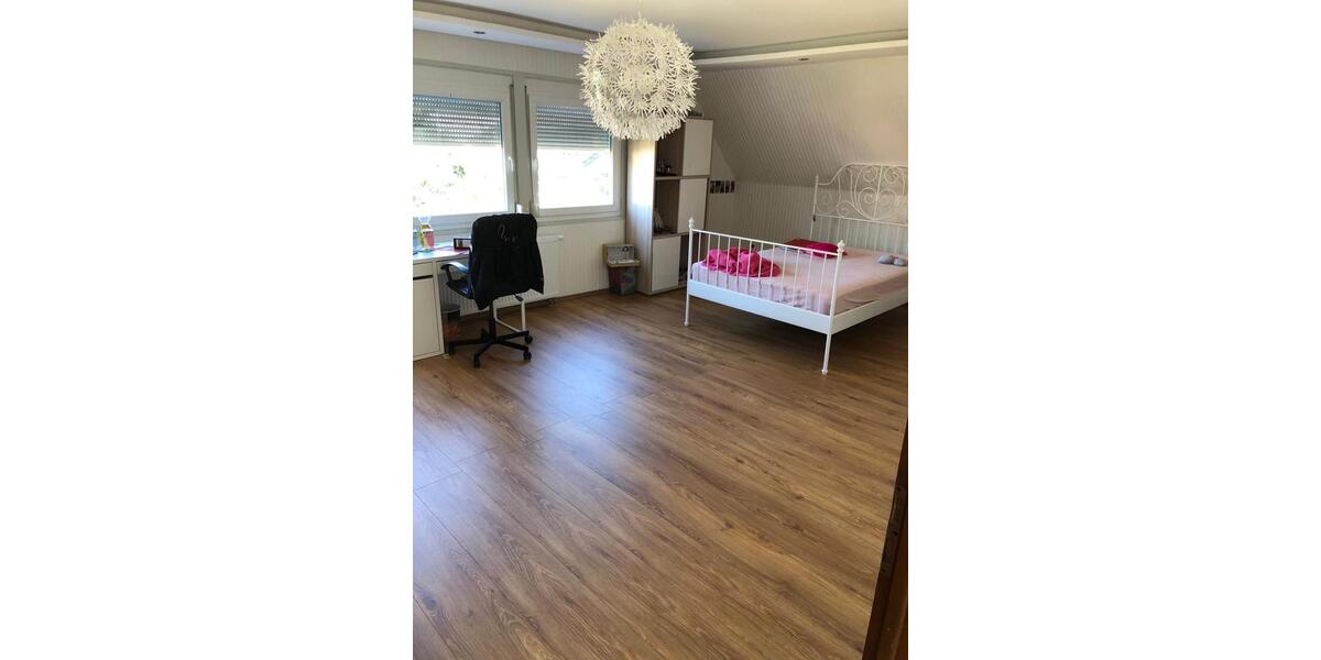 Einfamilienhaus Düsseldorf Stadtbezirk 5 - 6 Zimmer, 250 m&sup2;, 2.800&euro; | Angebot:24851125
