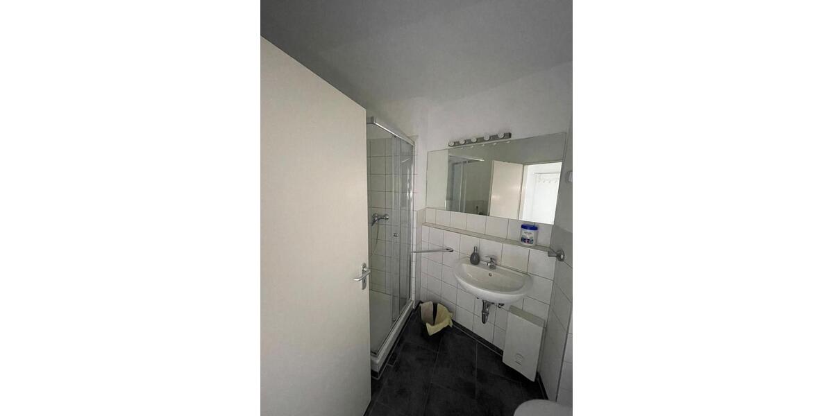 Etagenwohnung Düsseldorf Oberbilk - 1 Zimmer, 34 m&sup2;, 990&euro; | Angebot:24789157