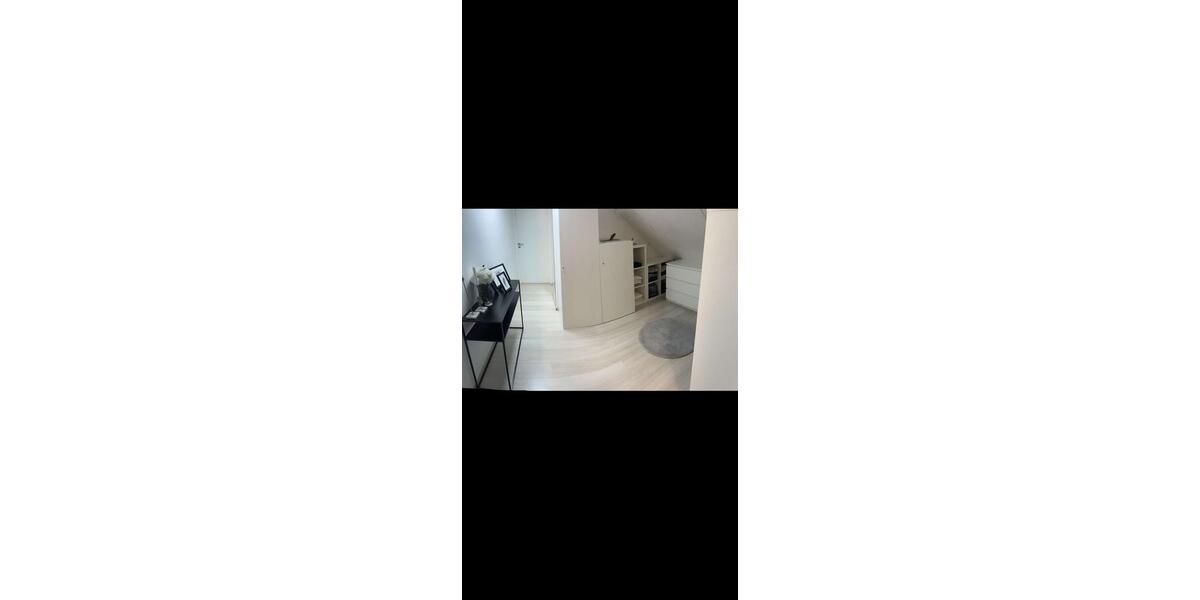 Dachgeschoßwohnung Bergisch Gladbach - 1 Zimmer, 58 m&sup2;, 1.050&euro; | Angebot:25641561