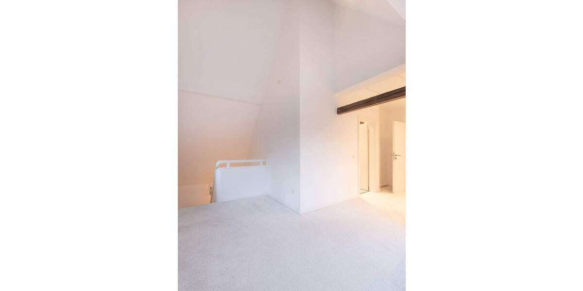 Einfamilienhaus Düsseldorf Gerresheim - 6 Zimmer, 195 m&sup2;, 4.640&euro; | Angebot:24610026