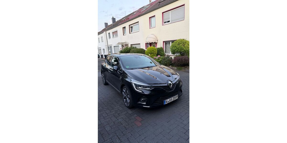 Renault Clio 68.000 km 12.799 &euro; Köln 51145