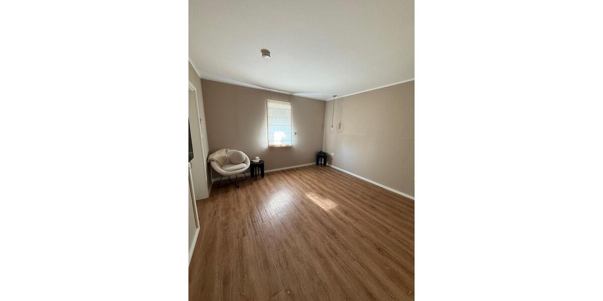 Bungalow Solingen Mitte - 4 Zimmer, 170 m&sup2;, 2.100&euro; | Angebot:27615095