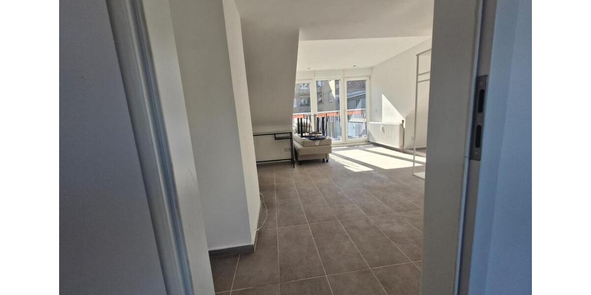 Dachgeschoßwohnung Köln Mülheim - 2 Zimmer, 27 m&sup2;, 650&euro; | Angebot:25925620