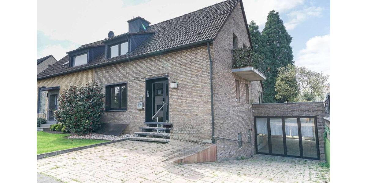 Doppelhaushälfte Düsseldorf Stadtbezirk 8 - 5 Zimmer, 256 m&sup2;, 2.850&euro; | Angebot:22052186