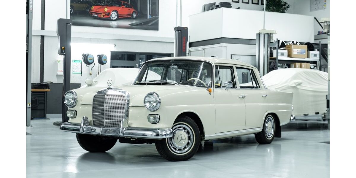 Mercedes-Benz 190 74.324 km 25.890 € Neuss 41470