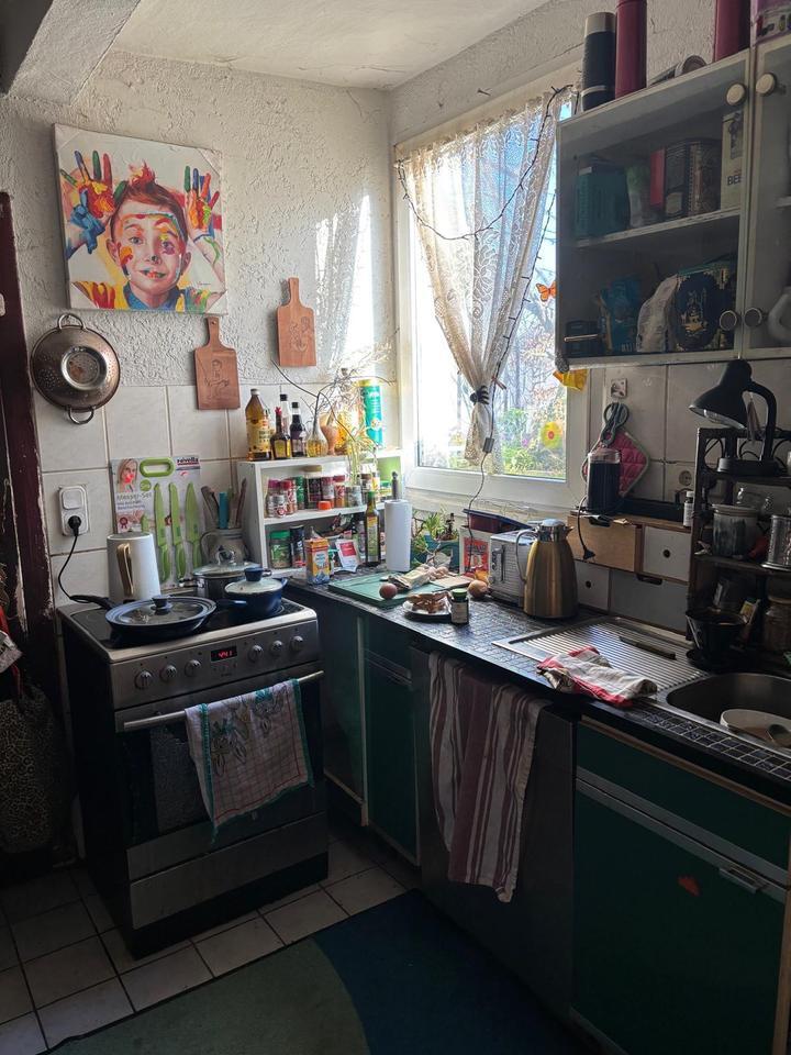 Geräumiges 12-Zimmer Einfamilienhaus mit Anbau und großem Garten