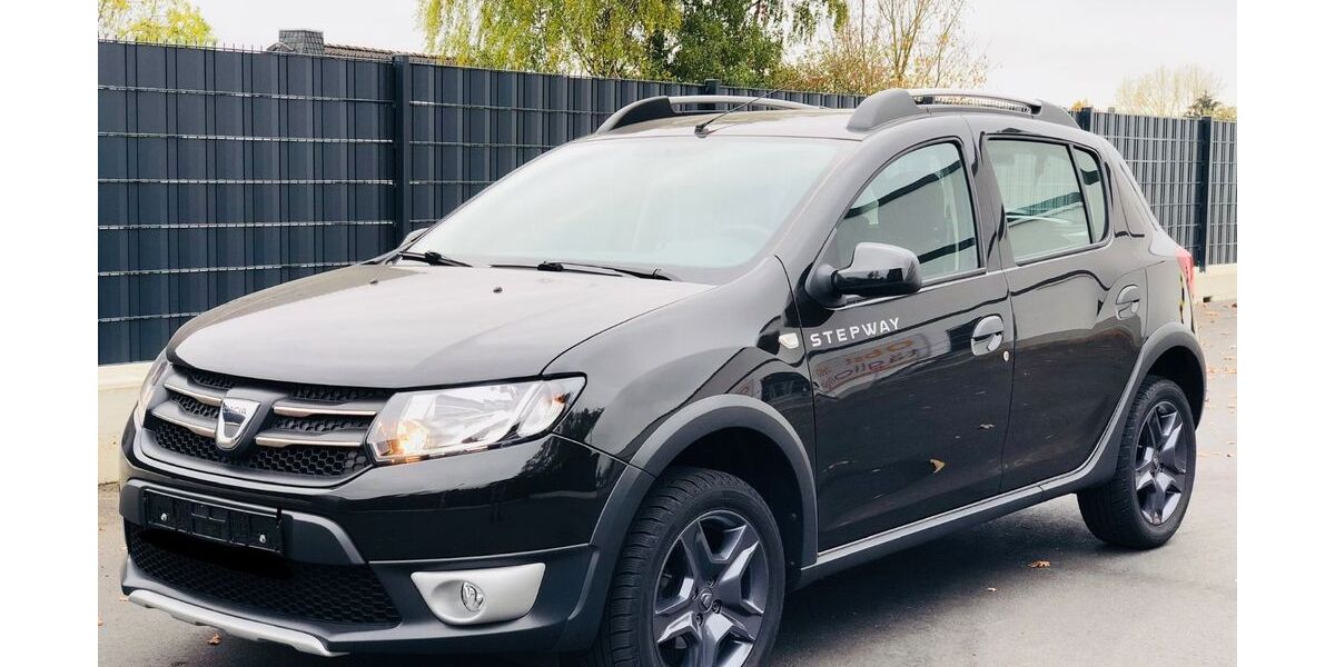Dacia Sandero 60.000 km 5.999 &euro; Solingen 42655