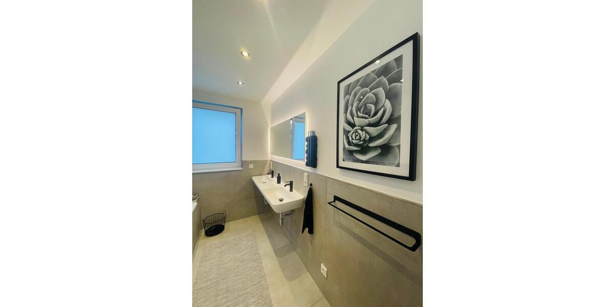 Erdgeschoßwohnung Solingen Aufderhöhe - 4 Zimmer, 113 m&sup2;, 1.797&euro; | Angebot:24687926