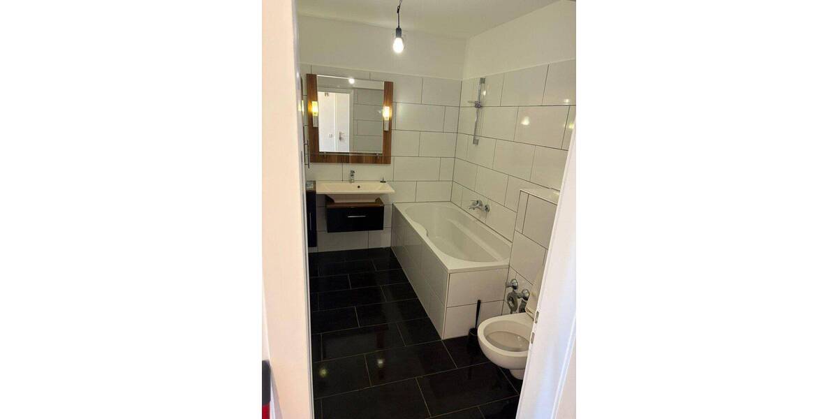 Etagenwohnung Solingen Solingen-Mitte - 2 Zimmer, 65 m&sup2;, 700&euro; | Angebot:26916760