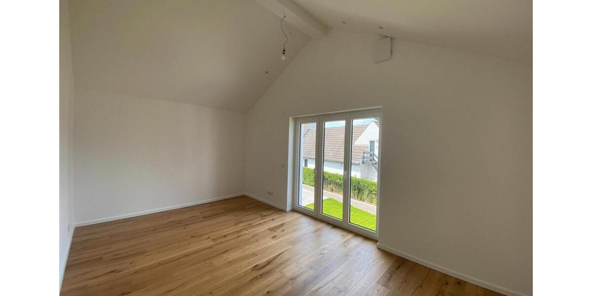 Doppelhaushälfte Düsseldorf Stadtbezirk 5 - 3.5 Zimmer, 100 m&sup2;, 2.500&euro; | Angebot:26241555