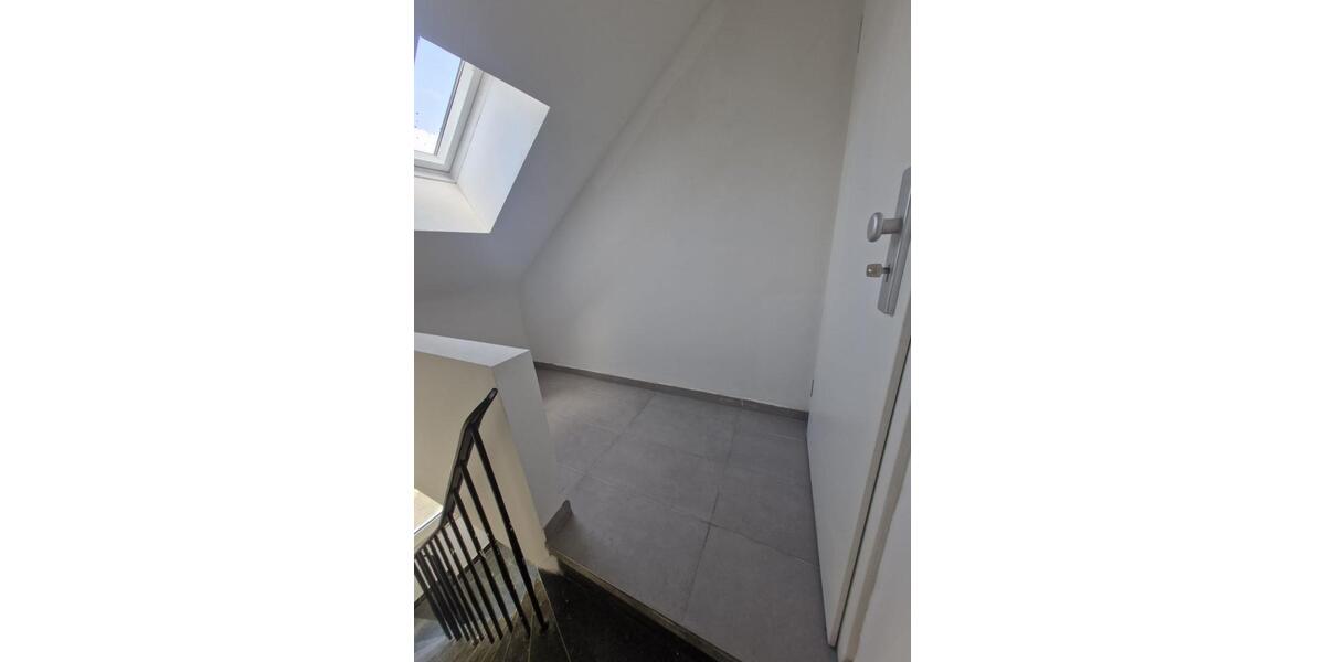 Dachgeschoßwohnung Köln Mülheim - 2 Zimmer, 27 m&sup2;, 650&euro; | Angebot:25925620