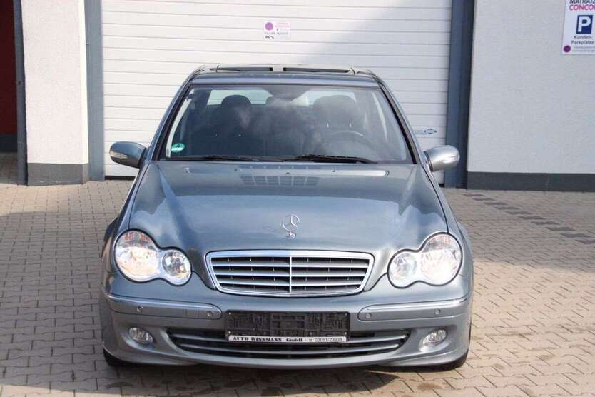 Mercedes-Benz C 180 127.000 km 7.450 € Velbert 42549