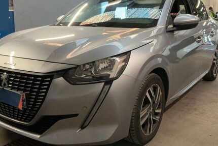 Peugeot 208 47.573 km 13.550 € Düsseldorf 40589