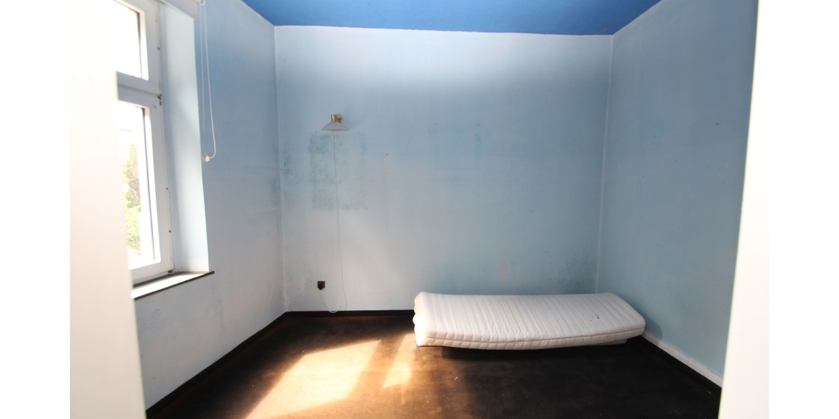 Mehrfamilienhaus mit drei Wohneinheiten und Entwicklungspotenzial - Mehrfamilienhaus, Wohnhaus Solingen Wald | Angebot:24715259