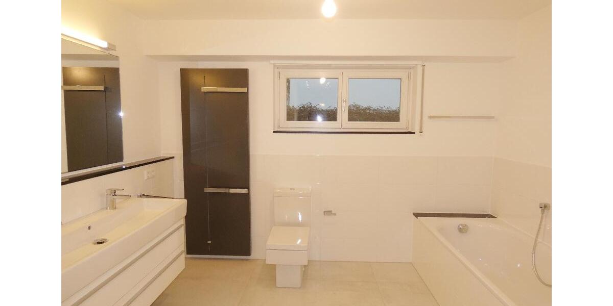 Erdgeschoßwohnung Leverkusen Opladen - 3 Zimmer, 130 m&sup2;, 1.290&euro; | Angebot:24353622