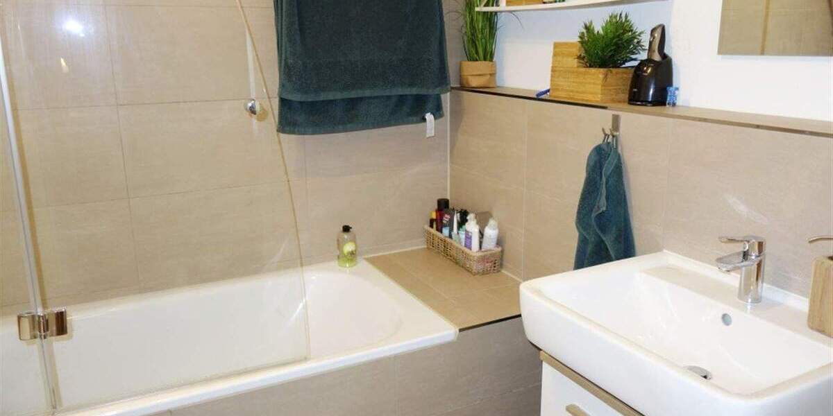 Etagenwohnung Düsseldorf Flingern Nord - 3 Zimmer, 85 m&sup2;, 1.375&euro; | Angebot:24781080