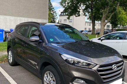Hyundai TUCSON 98.400 km 13.800 € Düsseldorf 40595