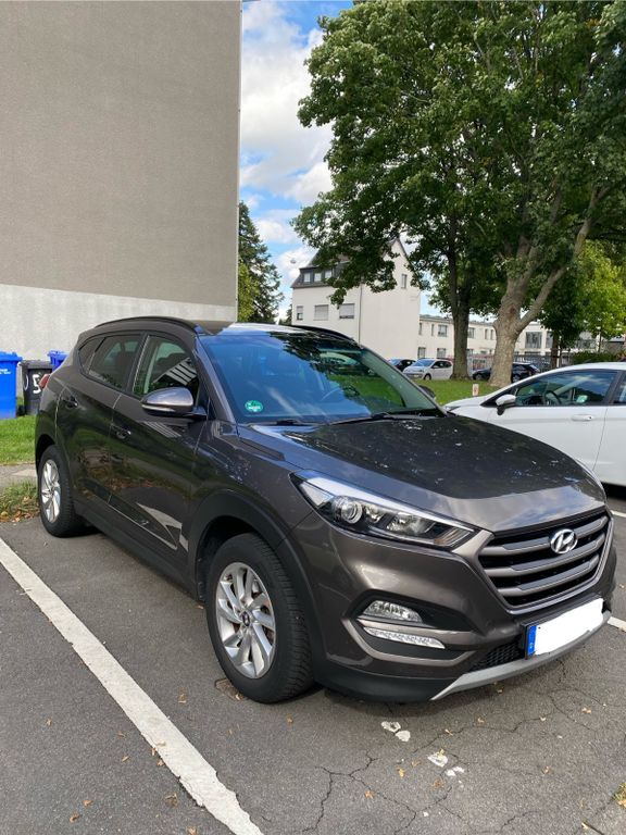 Hyundai TUCSON 98.400 km 13.800 € Düsseldorf 40595