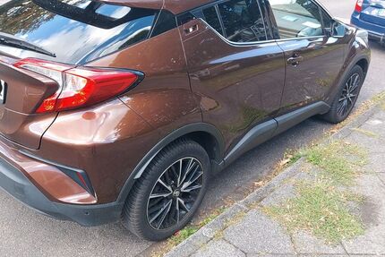 Toyota C-HR 83.000 km 16.900 € Düsseldorf 40239