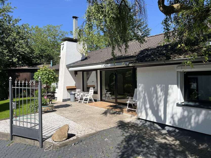 Haus zum Mieten in Langenfeld 2.490 € 166 m²