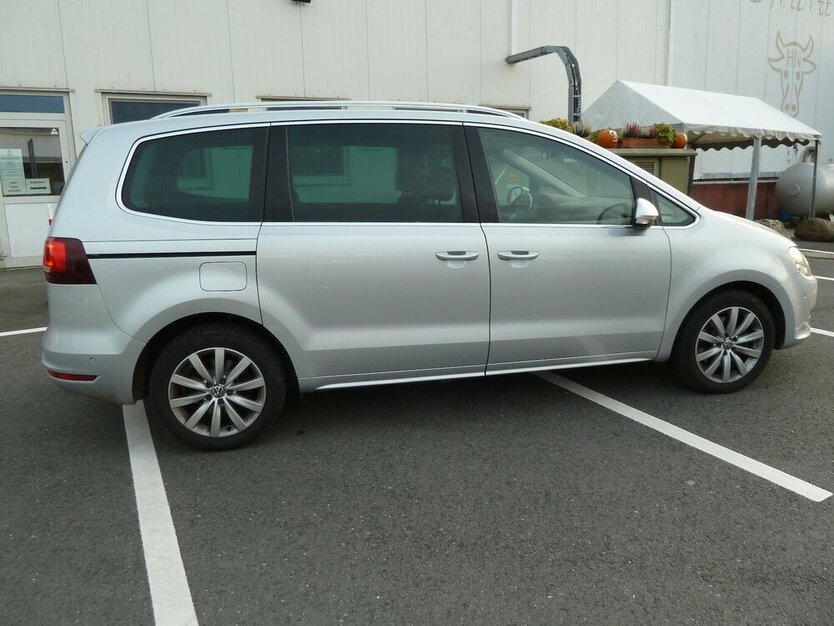 VW Sharan 2.0 TDI DSG Panorama Navi Leder 7 Sitze + 175.000 km 17.900 € Ratingen 40885