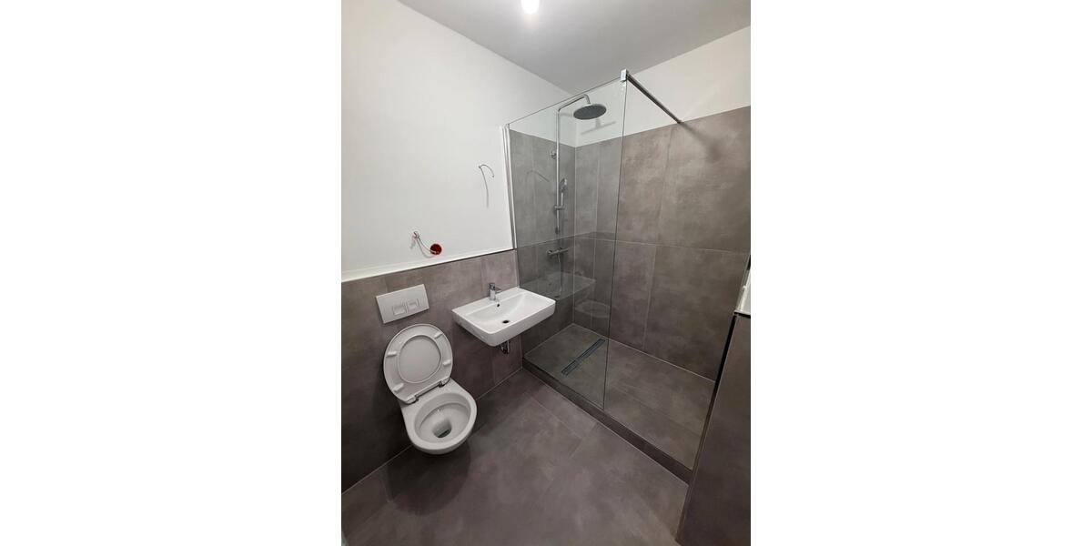 Erdgeschoßwohnung Solingen - 4 Zimmer, 80 m&sup2;, 950&euro; | Angebot:24740022