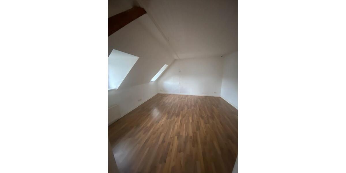 Dachgeschoßwohnung Velbert Langenberg - 4 Zimmer, 90 m&sup2;, 520&euro; | Angebot:24866561
