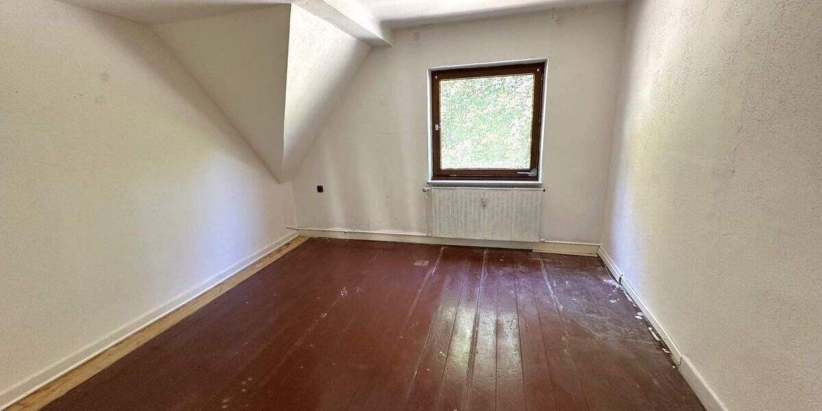 Einfamilienhaus Halver Carthausen - 6 Zimmer, 122 m&sup2;, 179.000&euro; | Angebot:23825052