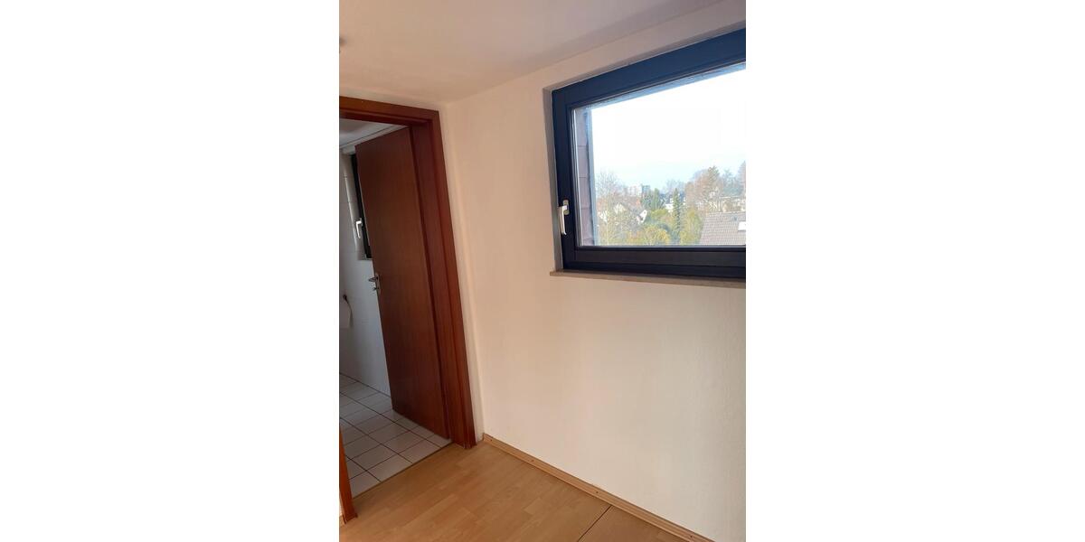 Dachgeschoßwohnung Lindlar - 1 Zimmer, 30 m&sup2;, 490&euro; | Angebot:24943767