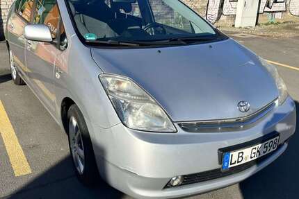 Toyota Prius 291.200 km 3.290 &euro; Düsseldorf 40229