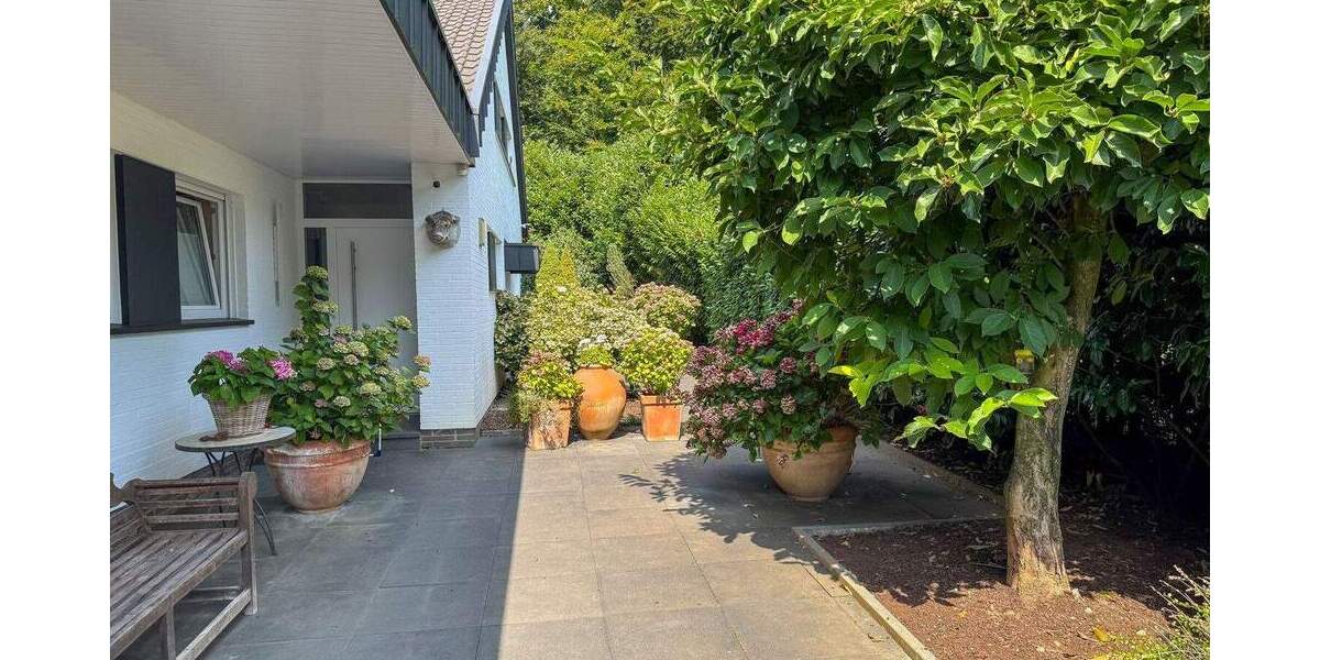 Einfamilienhaus Neuss Selikum - 9 Zimmer, 390 m&sup2;, 1.750.000&euro; | Angebot:25688844