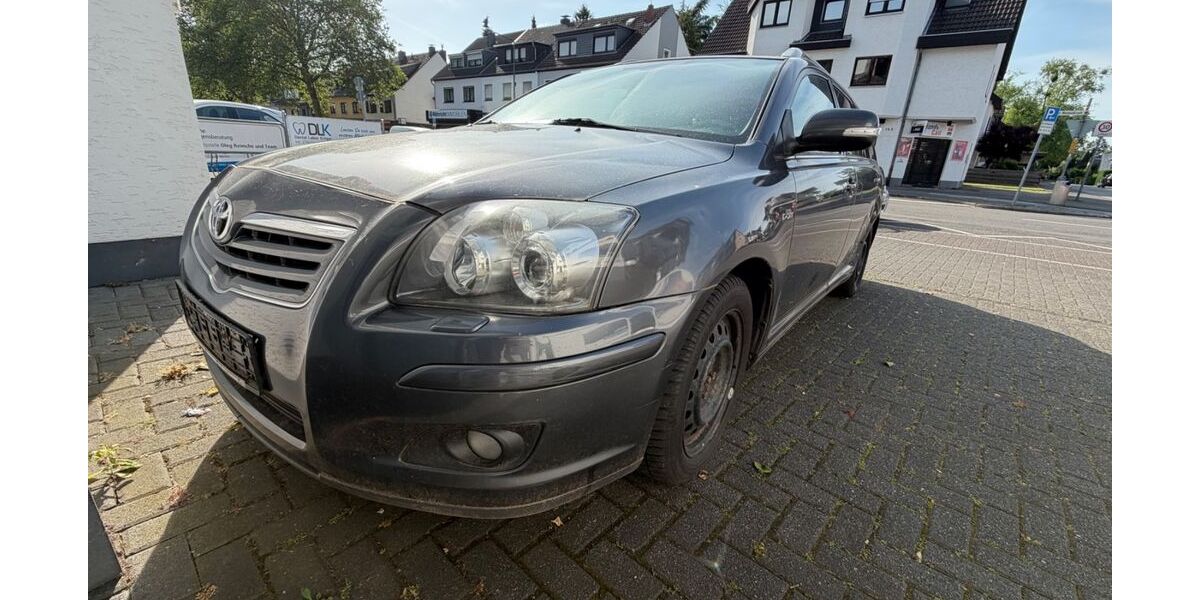 Toyota Avensis 245.074 km 2.299 &euro; Leverkusen 51371