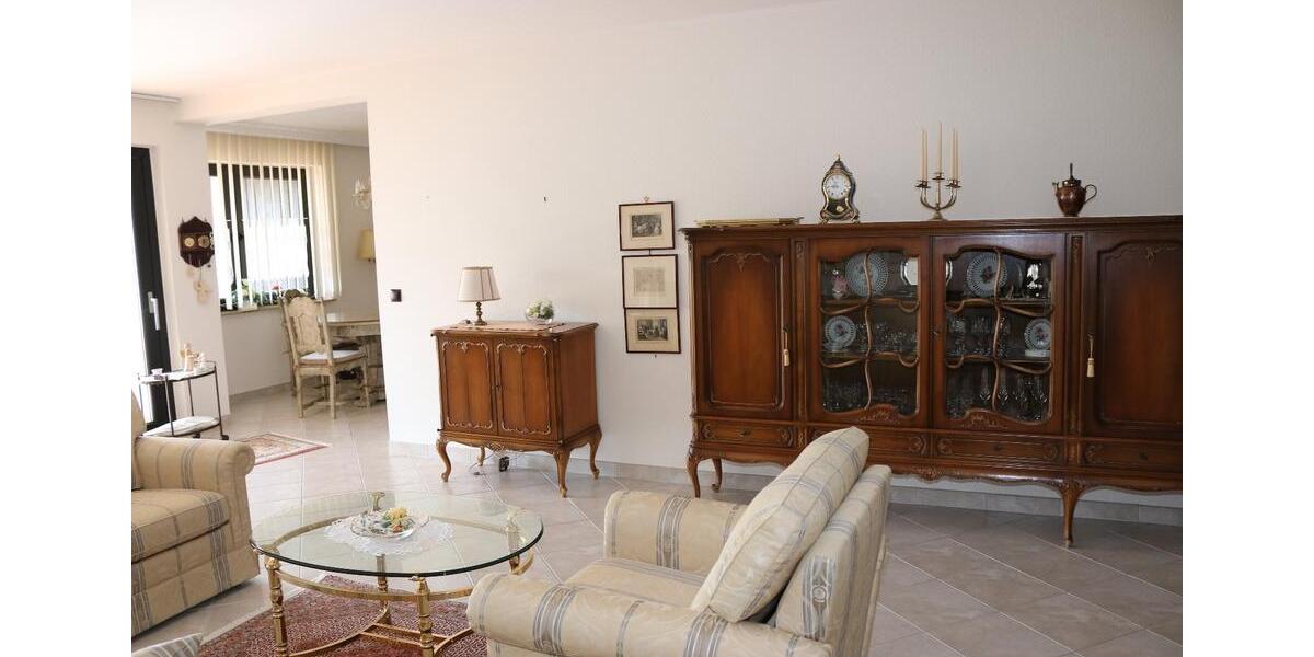 Etagenwohnung Leverkusen Bergisch Neukirchen - 4 Zimmer, 126 m&sup2;, 360.000&euro; | Angebot:23386829