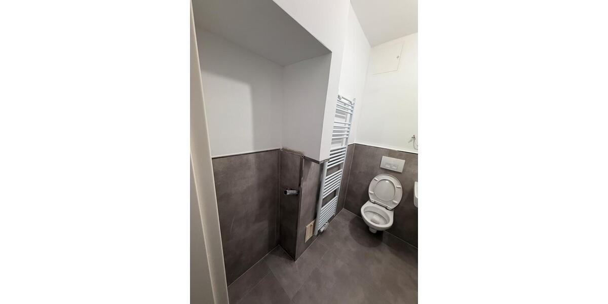 Erdgeschoßwohnung Solingen - 4 Zimmer, 80 m&sup2;, 950&euro; | Angebot:24740022