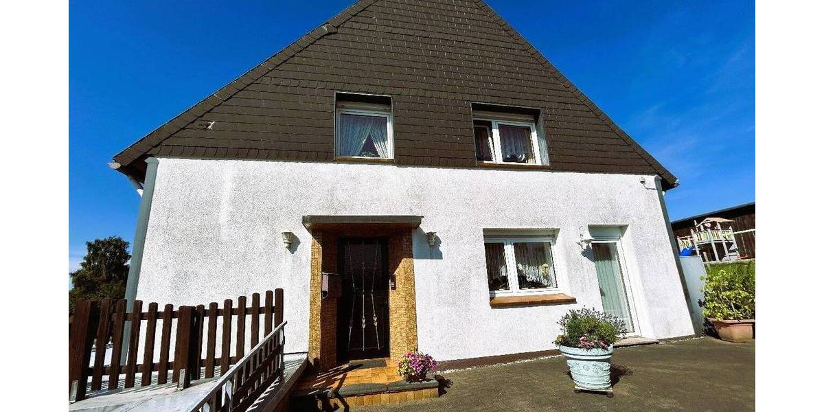 RUHE, NATUR UND WEITBLICK FAMILIENHAUS MIT GARAGE, TERRASSEN UND WEITERE LAND- UND GRÜNFLÄCHE 5 zimmer