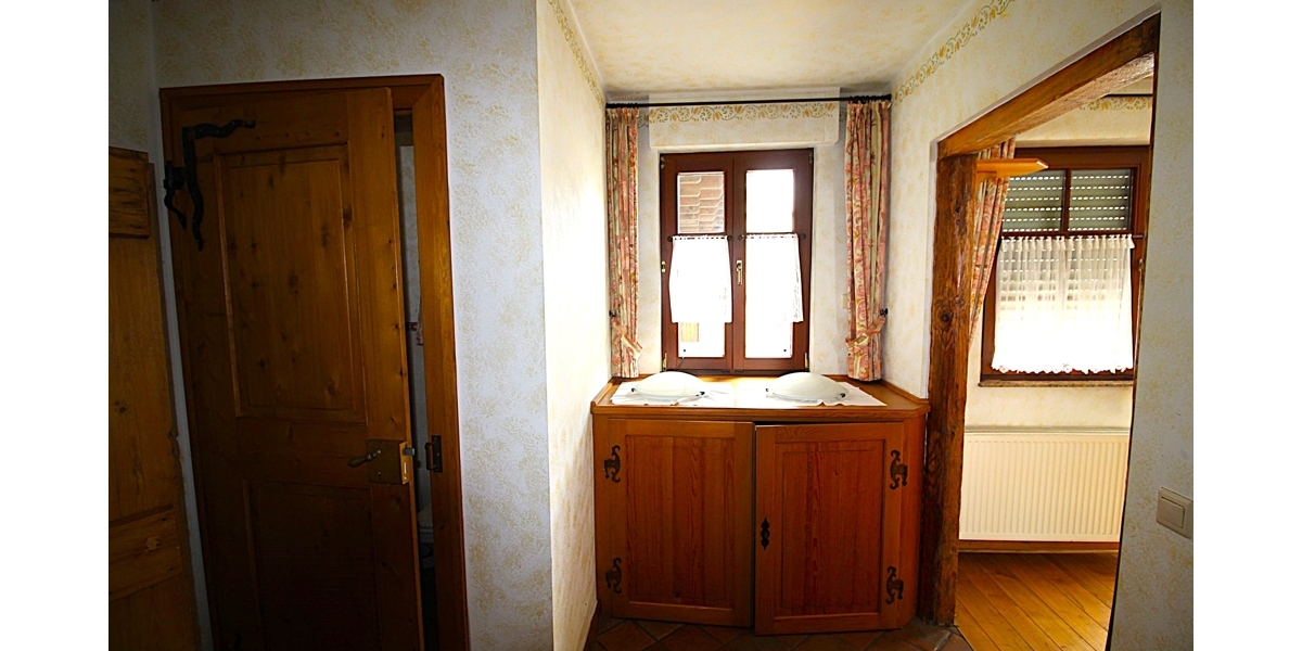 Kernsaniertes Einfamilienhaus mit (Bau)-Grundstück und großem Anbau mit vielen Nutzungsmöglichkeiten - Einfamilienhaus Solingen Ohligs | Angebot:23472326