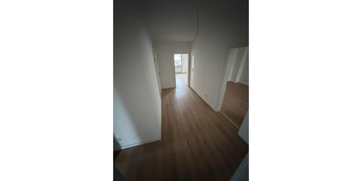 Etagenwohnung Solingen - 4 Zimmer, 100 m&sup2;, 1.000&euro; | Angebot:24754605
