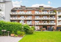 Einfach mal die Ruhe genießen- Gepflegte EG-Wohnung mit großem Garten, Süd-Terrasse & moderner EBK