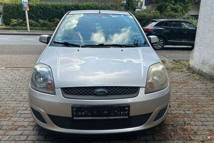 Ford Fiesta 157.000 km 1.800 € Solingen 42719