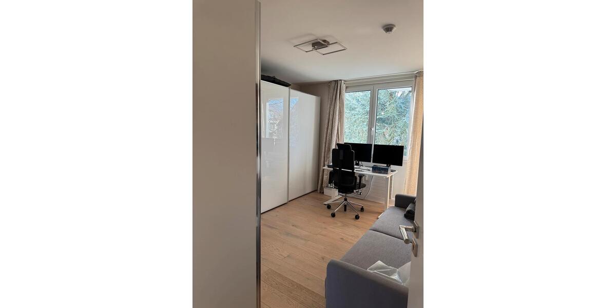 Etagenwohnung Neuss Furth-Mitte - 2 Zimmer, 120 m&sup2;, 4.800&euro; | Angebot:24505328