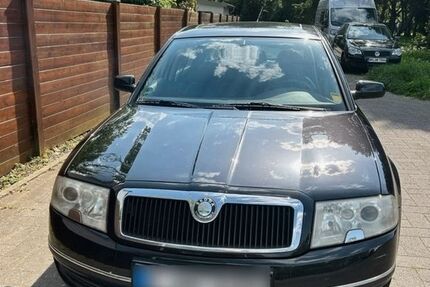 Skoda Superb 201.860 km 2.500 &euro; Köln 50997