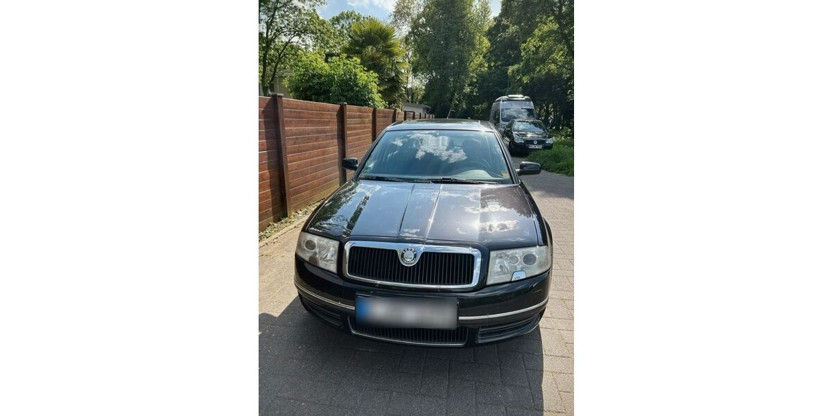 Skoda Superb 201.860 km 2.500 &euro; Köln 50997