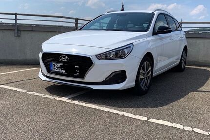 Hyundai i30 89.869 km 12.800 &euro; Remscheid 42855