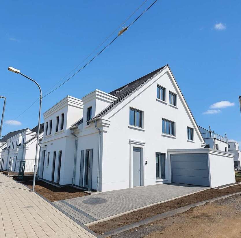 Haus zum Mieten in Duisburg 3.600 € 174 m² 5 zimmer