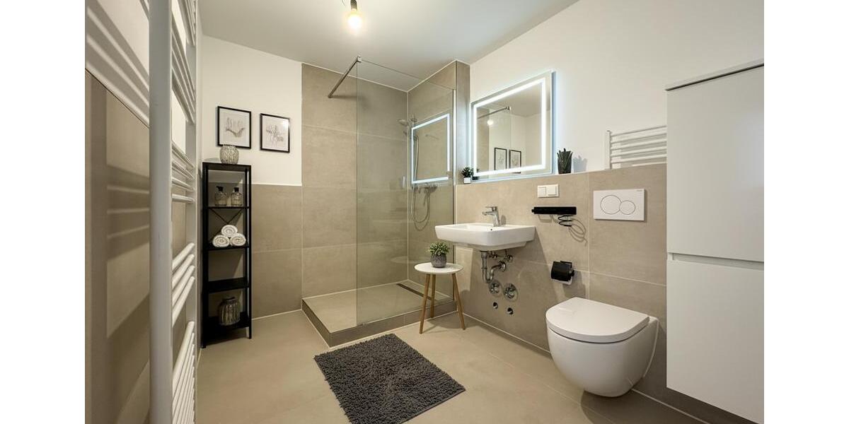 Etagenwohnung Düsseldorf Pempelfort - 3 Zimmer, 84 m&sup2;, 1.764&euro; | Angebot:23615742