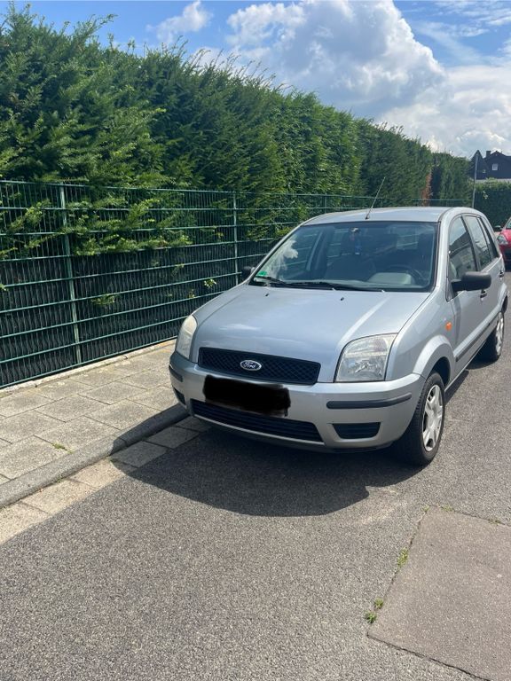 Ford Fusion 55.000 km 2.750 € Pulheim 50259